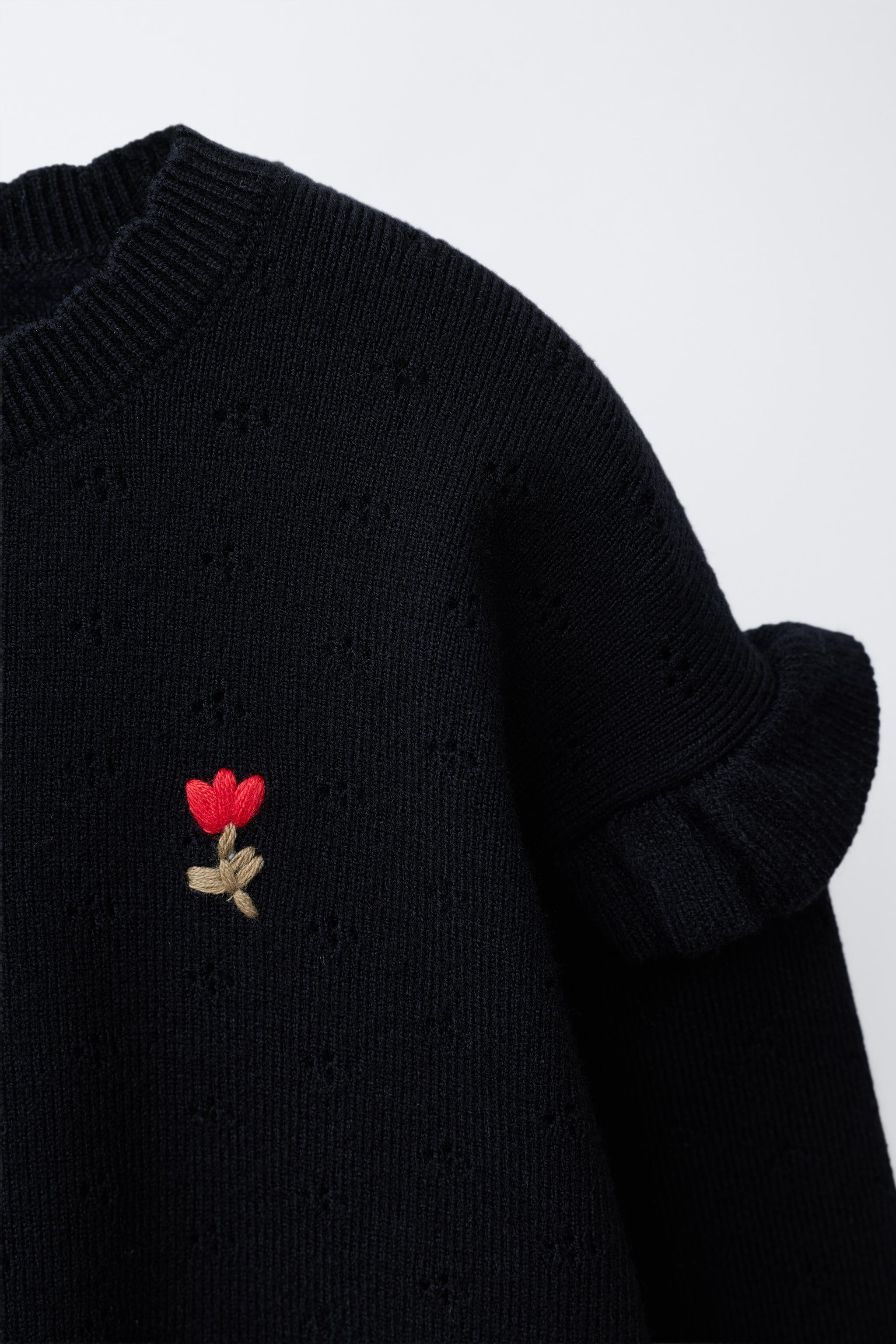 FLORAL EMBROIDERED KNIT SWEATER